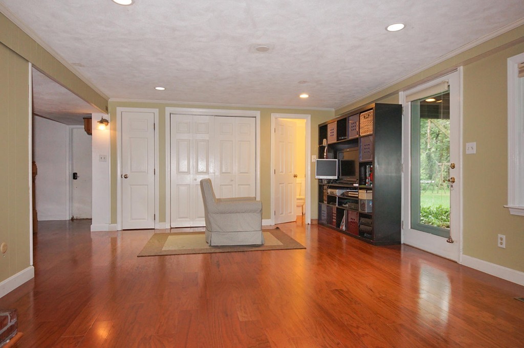 27 Griscom Road Sudbury, MA 01776 - Photo 17 of 27 Gallery Image 17