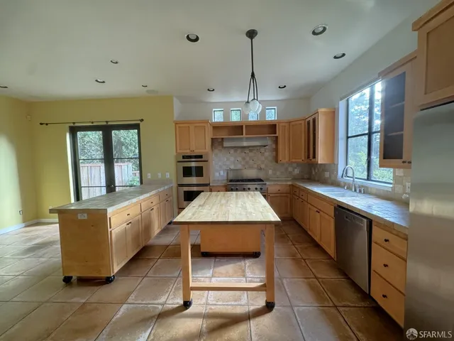 $7,800 | 123 Capricorn Avenue, Oakland, CA 94611