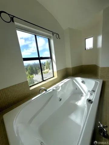 $7,800 | 123 Capricorn Avenue, Oakland, CA 94611