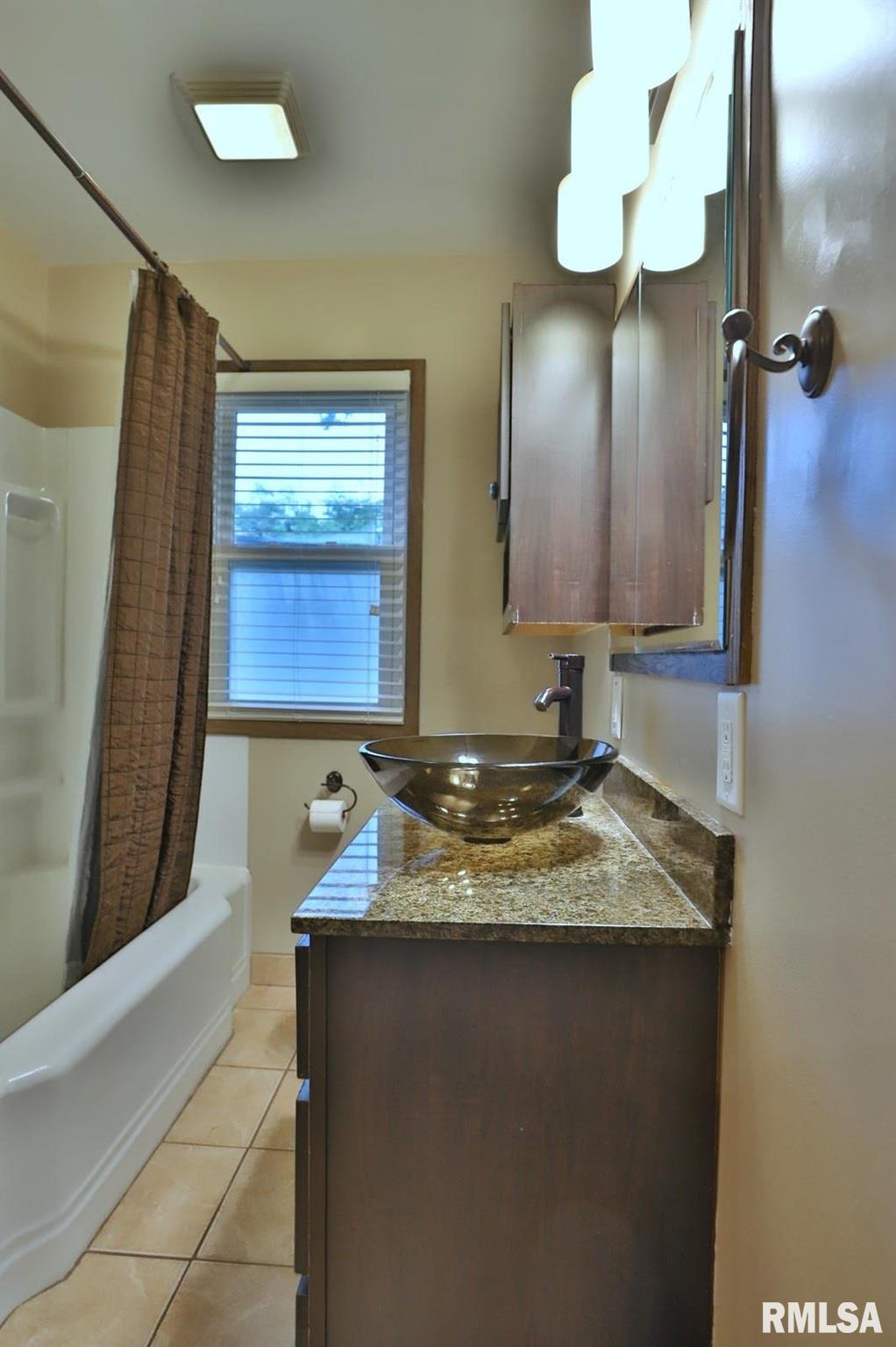610 Spring Street Washington, IL 61571 - Photo 12 of 45 Gallery Image 12