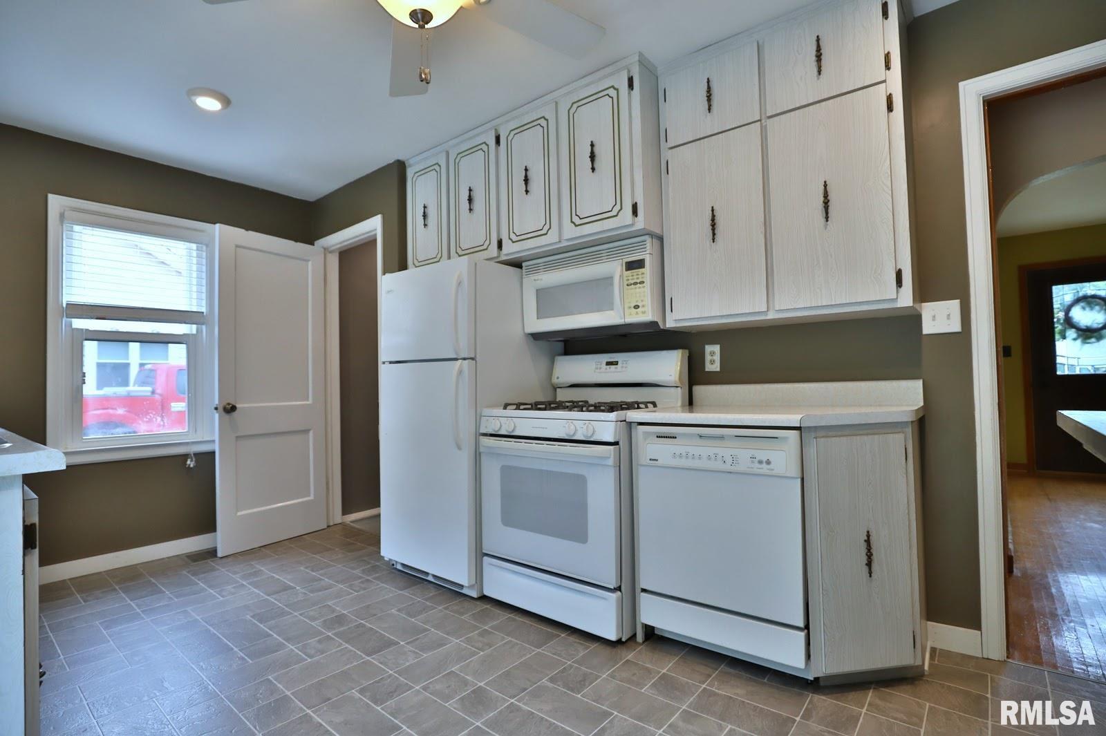 610 Spring Street Washington, IL 61571 - Photo 18 of 45 Gallery Image 18