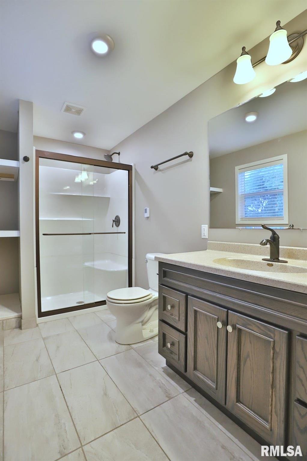 610 Spring Street Washington, IL 61571 - Photo 24 of 45 Gallery Image 24