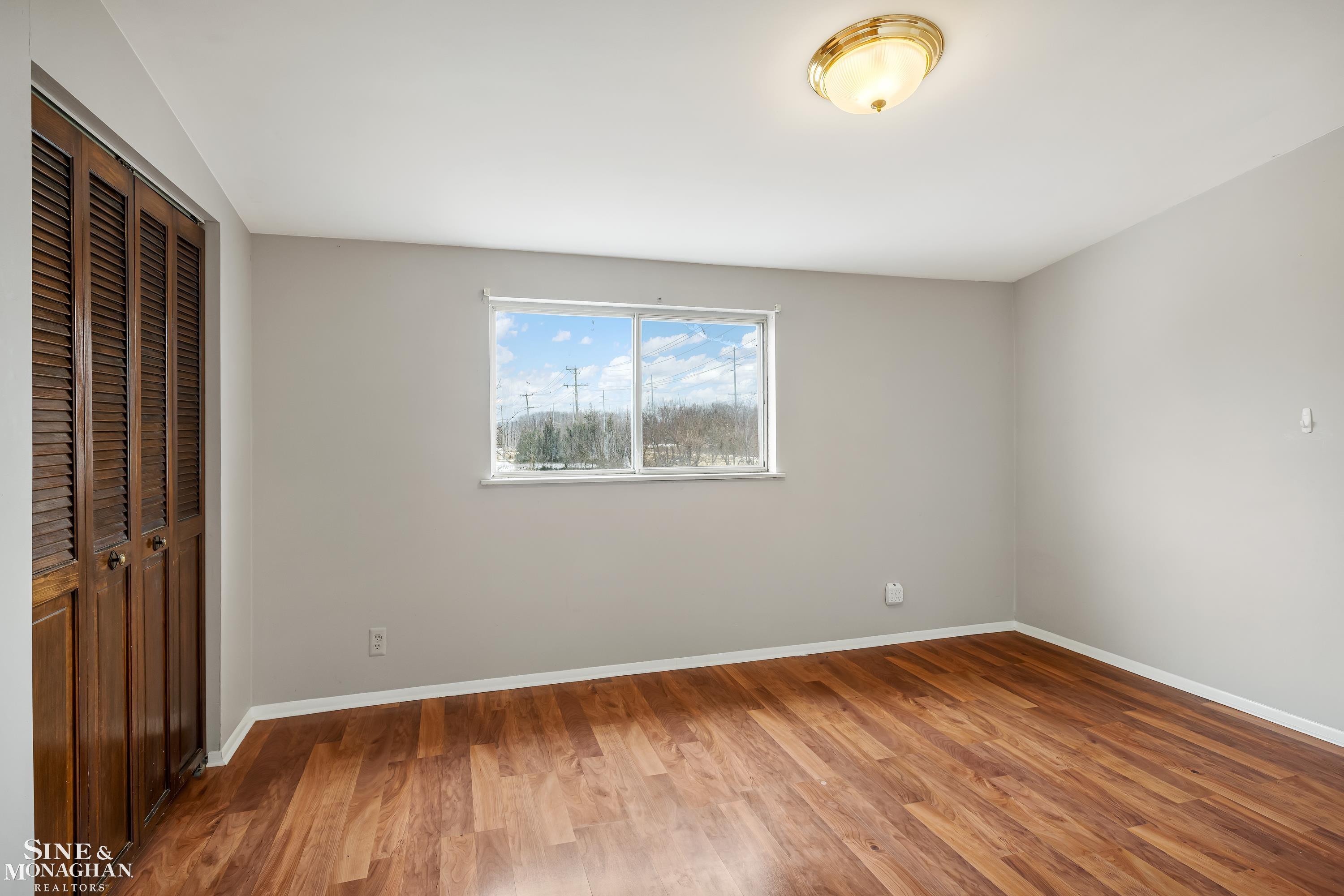 532 East Avon Road Rochester, MI 48307 - Photo 25 of 39 50166275-98bd50bb-2fd3-443c-9346-f69c569efd0f.JPG