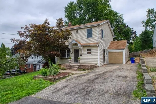 $4,600 | 57 Crest Drive North, Cresskill, NJ 07626