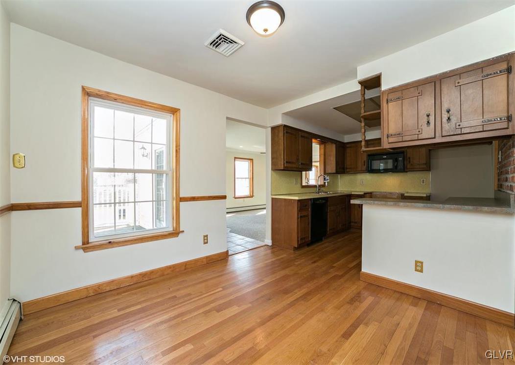8014 Valley View Road Northampton, PA 18067 - Photo 4 of 23 Gallery Image 4
