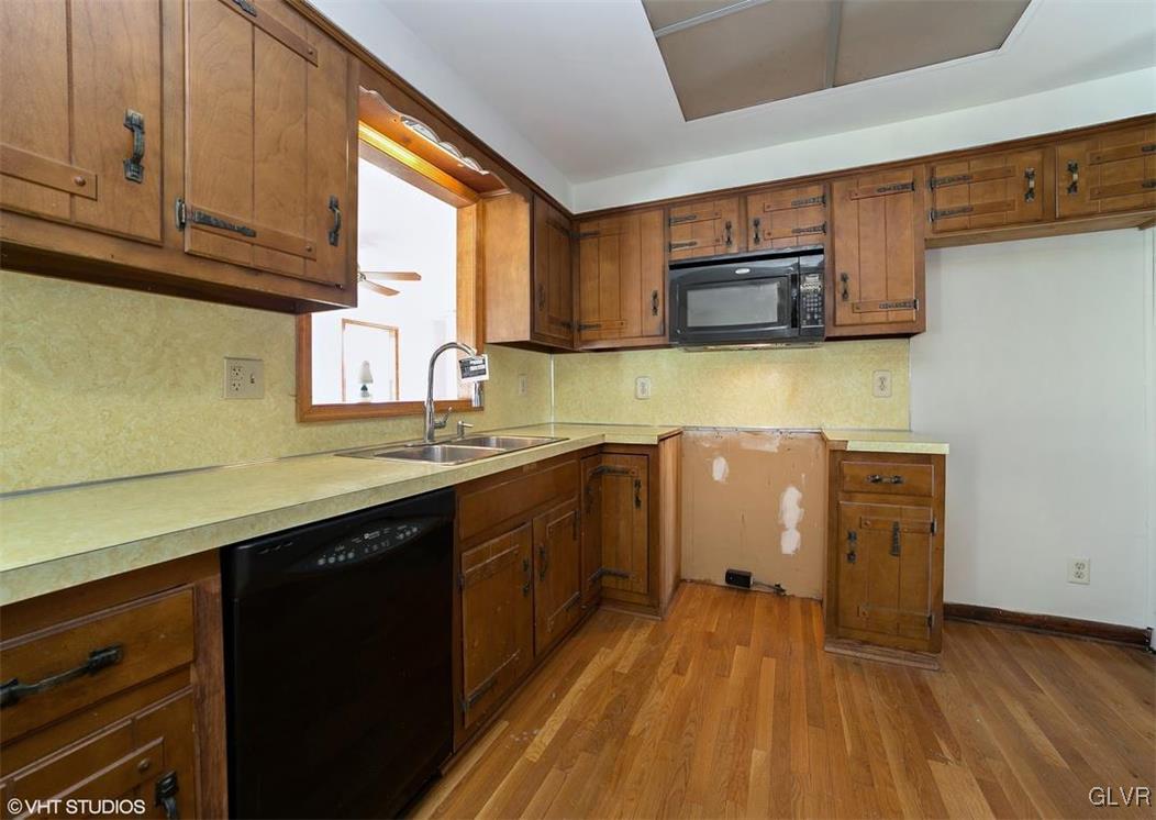 8014 Valley View Road Northampton, PA 18067 - Photo 6 of 23 Gallery Image 6