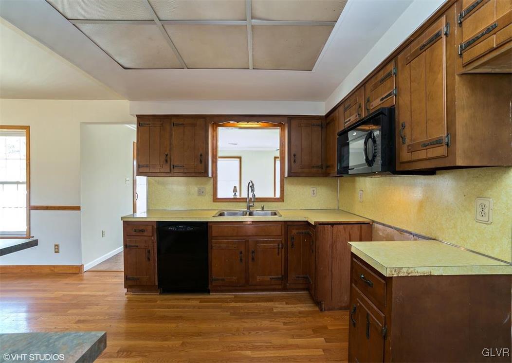 8014 Valley View Road Northampton, PA 18067 - Photo 7 of 23 Gallery Image 7