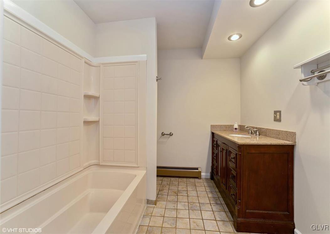 8014 Valley View Road Northampton, PA 18067 - Photo 10 of 23 Gallery Image 10