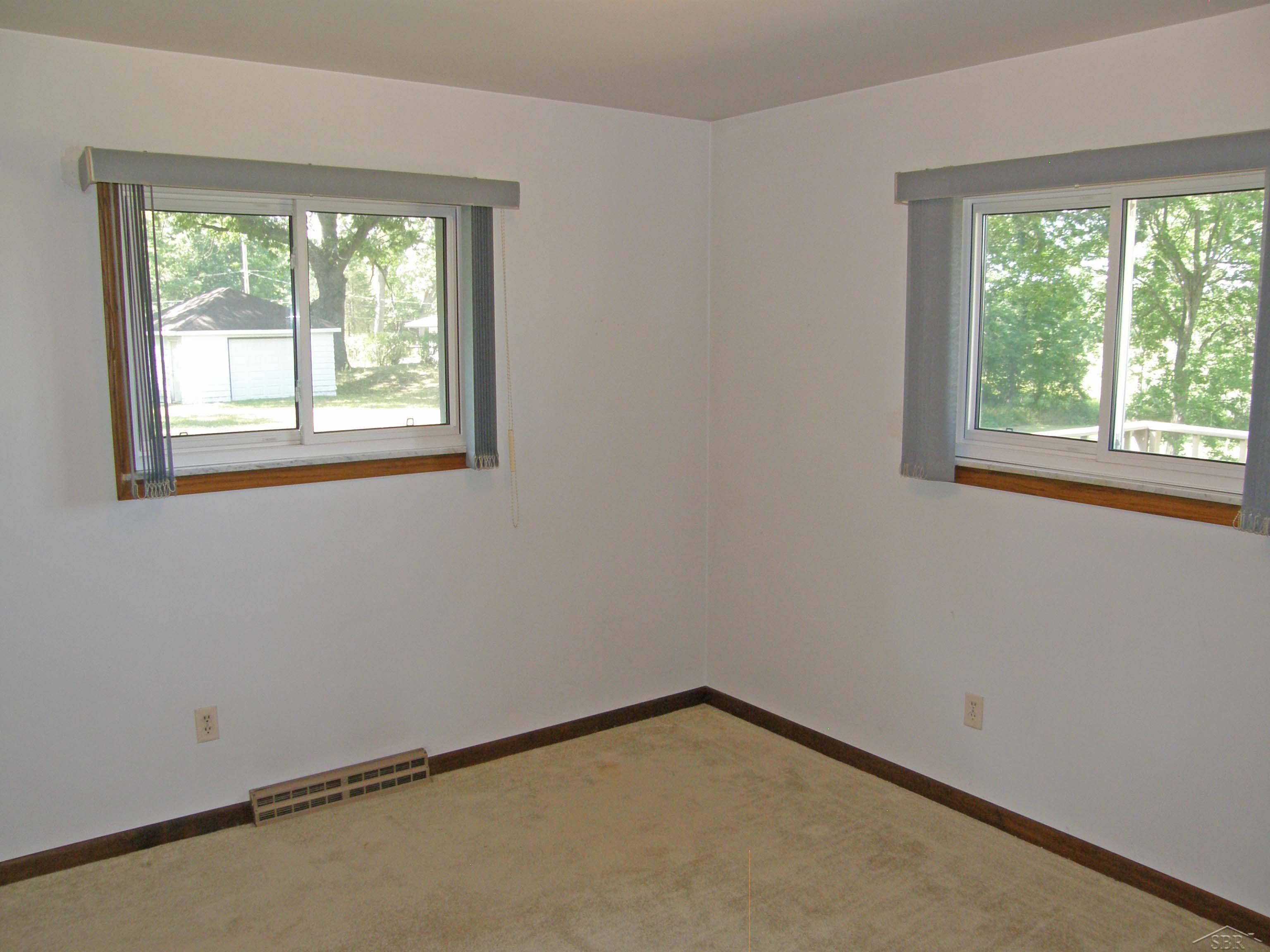 10009 Carr Road St. Charles, MI 48655 - Photo 18 of 25 50084475-17.JPG