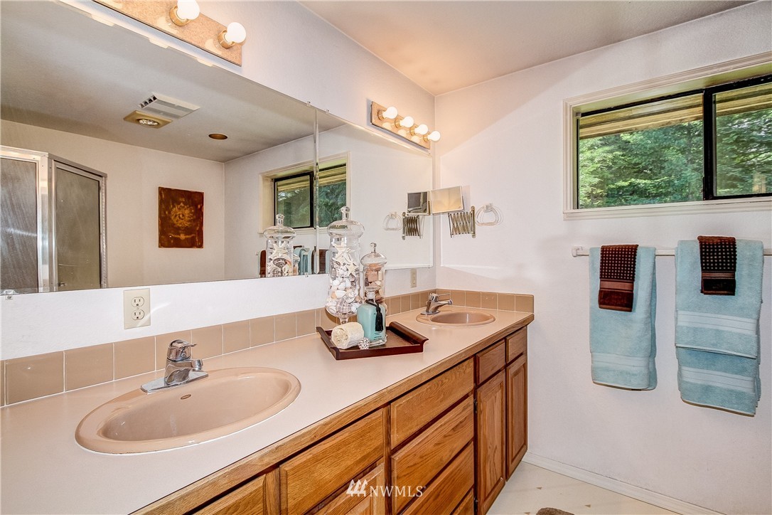 5028 Lake Alice Road Fall City, WA 98024 - Photo 11 of 20 Gallery Image 11