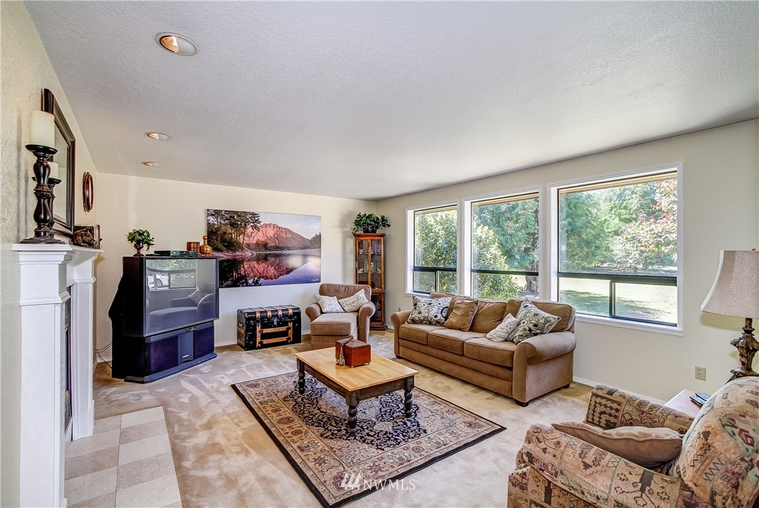 5028 Lake Alice Road Fall City, WA 98024 - Photo 3 of 20 Gallery Image 3