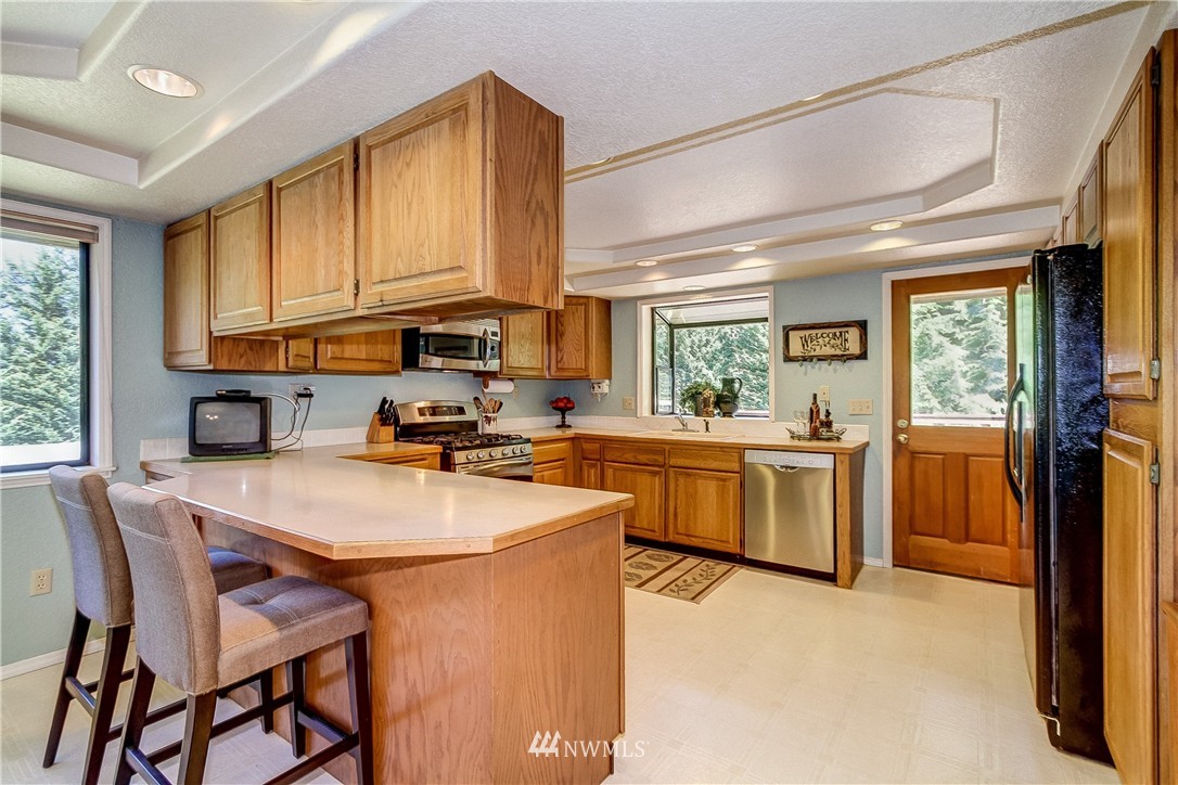 5028 Lake Alice Road Fall City, WA 98024 - Photo 6 of 20 Gallery Image 6