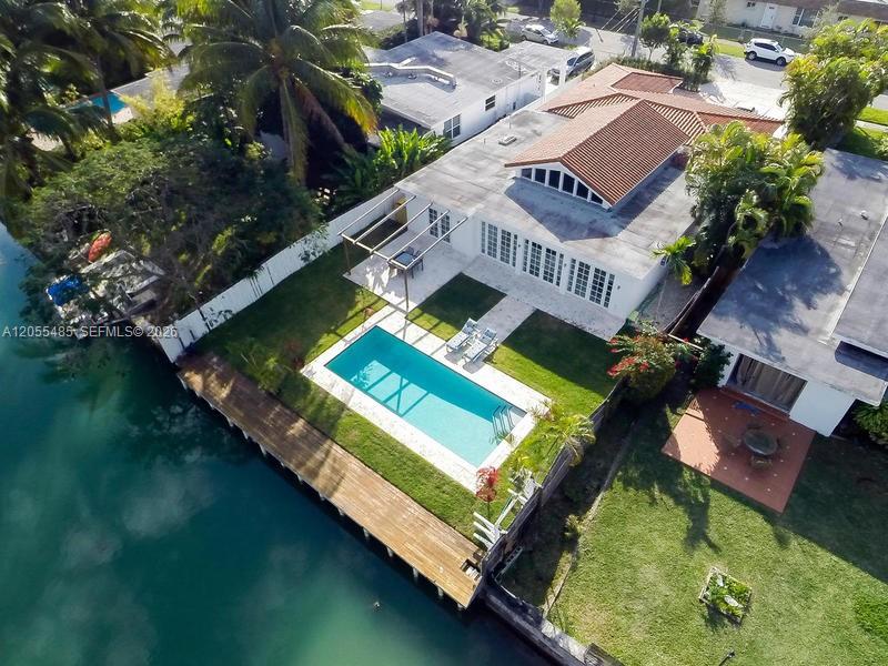 1365 Daytonia Road Miami Beach, FL 33141 - Photo 5 of 41 Gallery Image 5