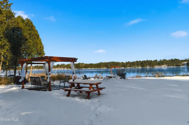 $575,000 | 12 Berry Patch Way, Crown Point, NY 12928