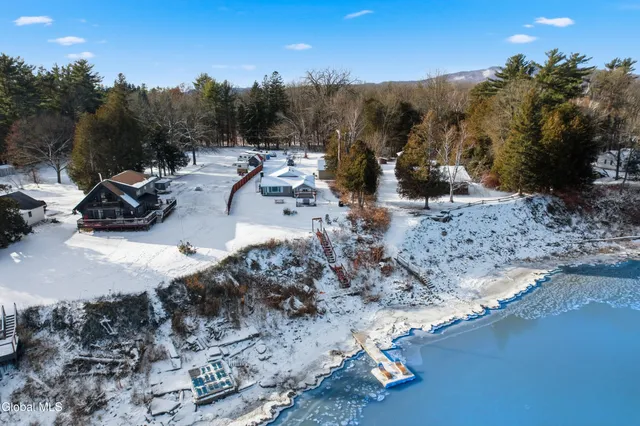 $575,000 | 12 Berry Patch Way, Crown Point, NY 12928