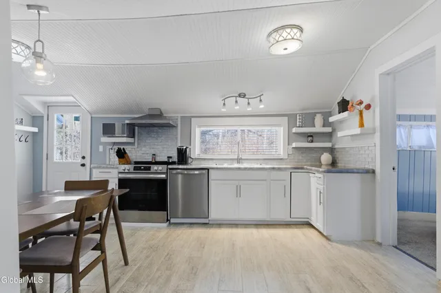 $575,000 | 12 Berry Patch Way, Crown Point, NY 12928