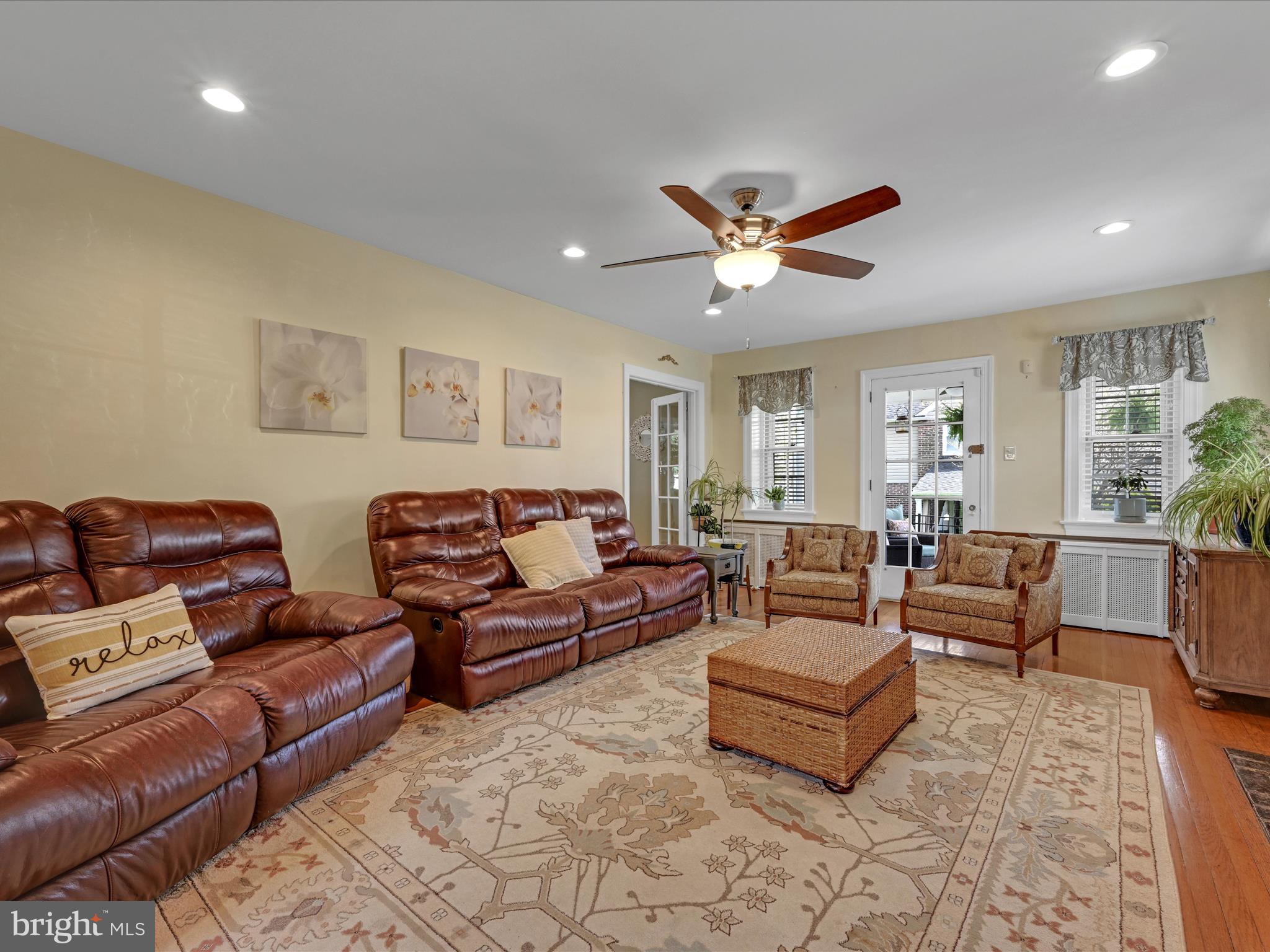 521 Argyle Road Drexel Hill, PA 19026 - Photo 11 of 47 Living Room