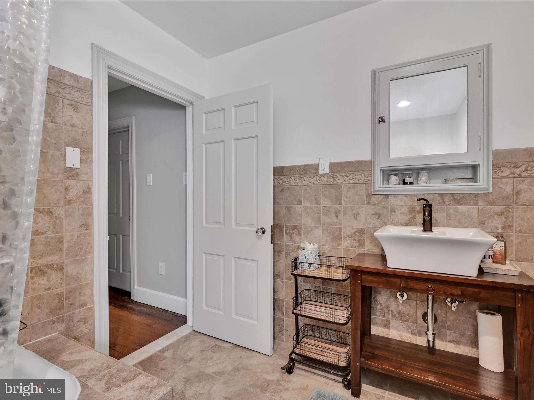 521 Argyle Road Drexel Hill, PA 19026 - Photo 33 of 47 Full Bathroom