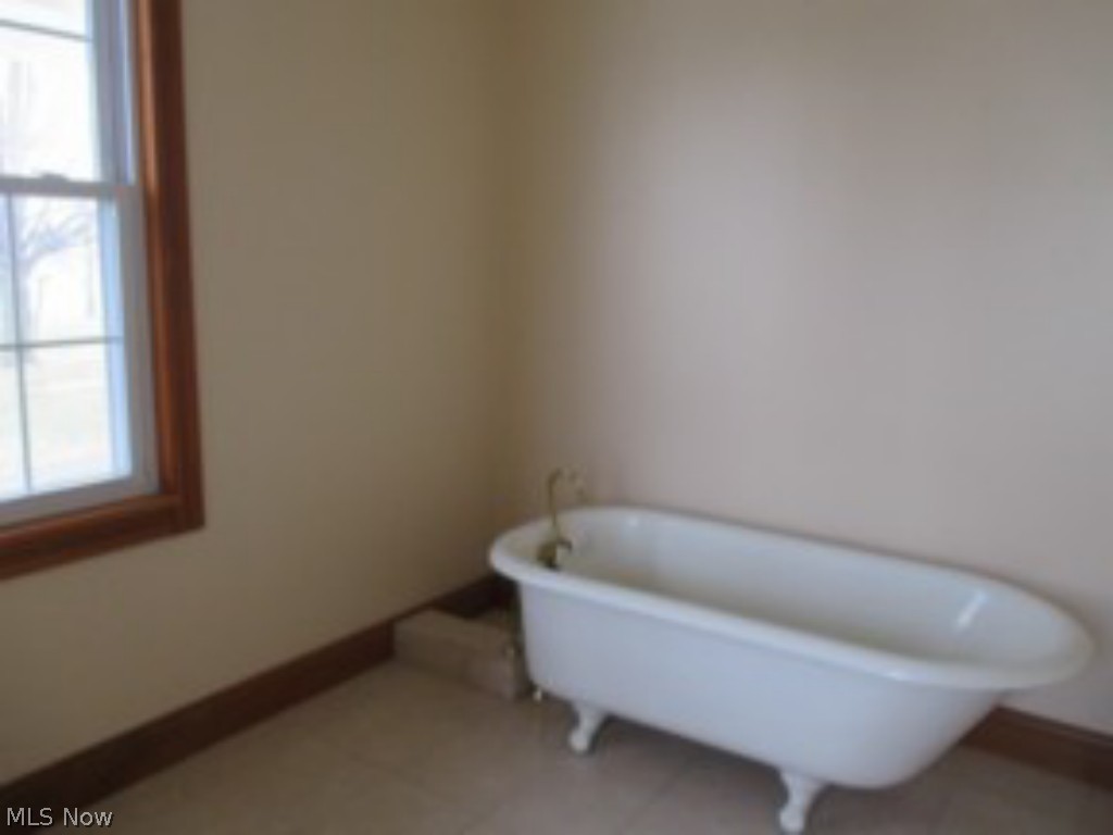 5633 Phillips Rice Road Cortland, OH 44410 - Photo 12 of 20 Gallery Image 12