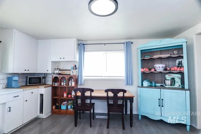 $304,999 | 4977 Highway 201, Ontario, OR 97914