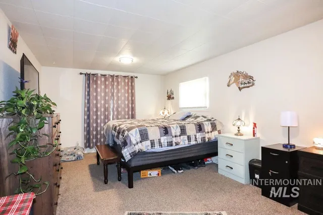 $304,999 | 4977 Highway 201, Ontario, OR 97914