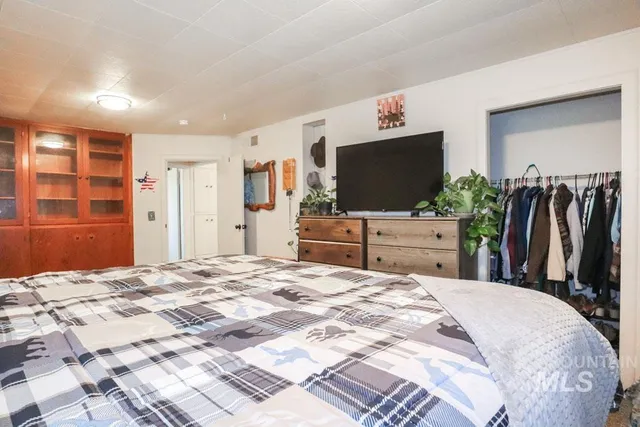 $304,999 | 4977 Highway 201, Ontario, OR 97914