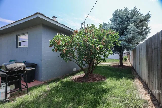 $304,999 | 4977 Highway 201, Ontario, OR 97914