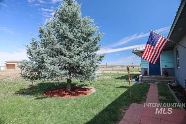 $304,999 | 4977 Highway 201, Ontario, OR 97914