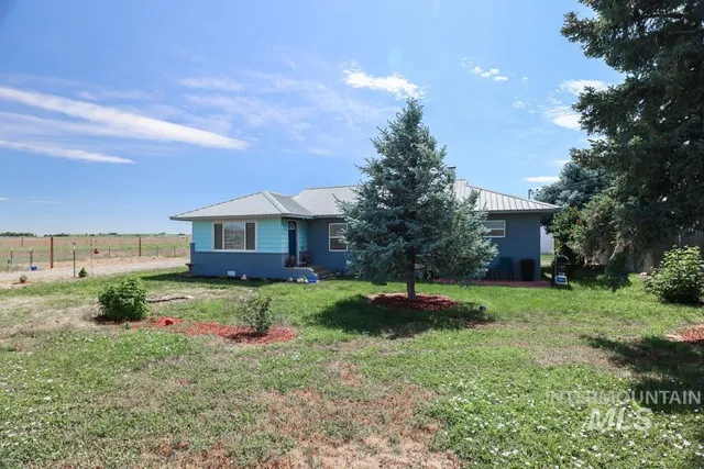 $304,999 | 4977 Highway 201, Ontario, OR 97914