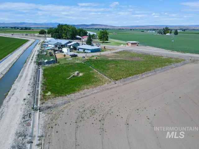 $304,999 | 4977 Highway 201, Ontario, OR 97914