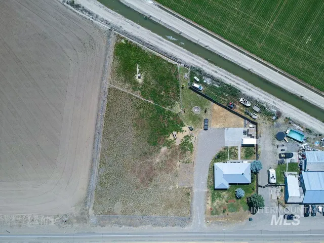 $304,999 | 4977 Highway 201, Ontario, OR 97914