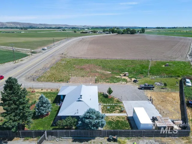 $304,999 | 4977 Highway 201, Ontario, OR 97914