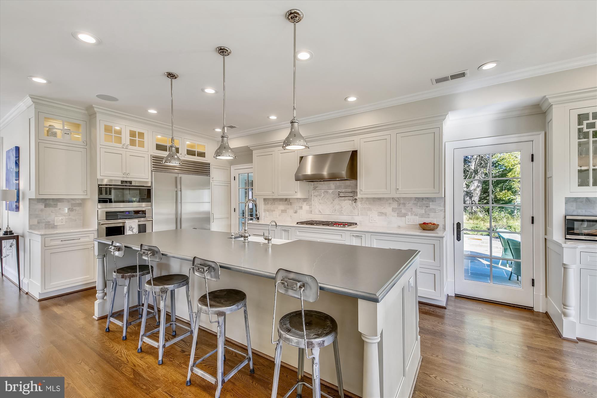 535 Springvale Road Great Falls, VA 22066 - Photo 13 of 80 Island can seat up to 6