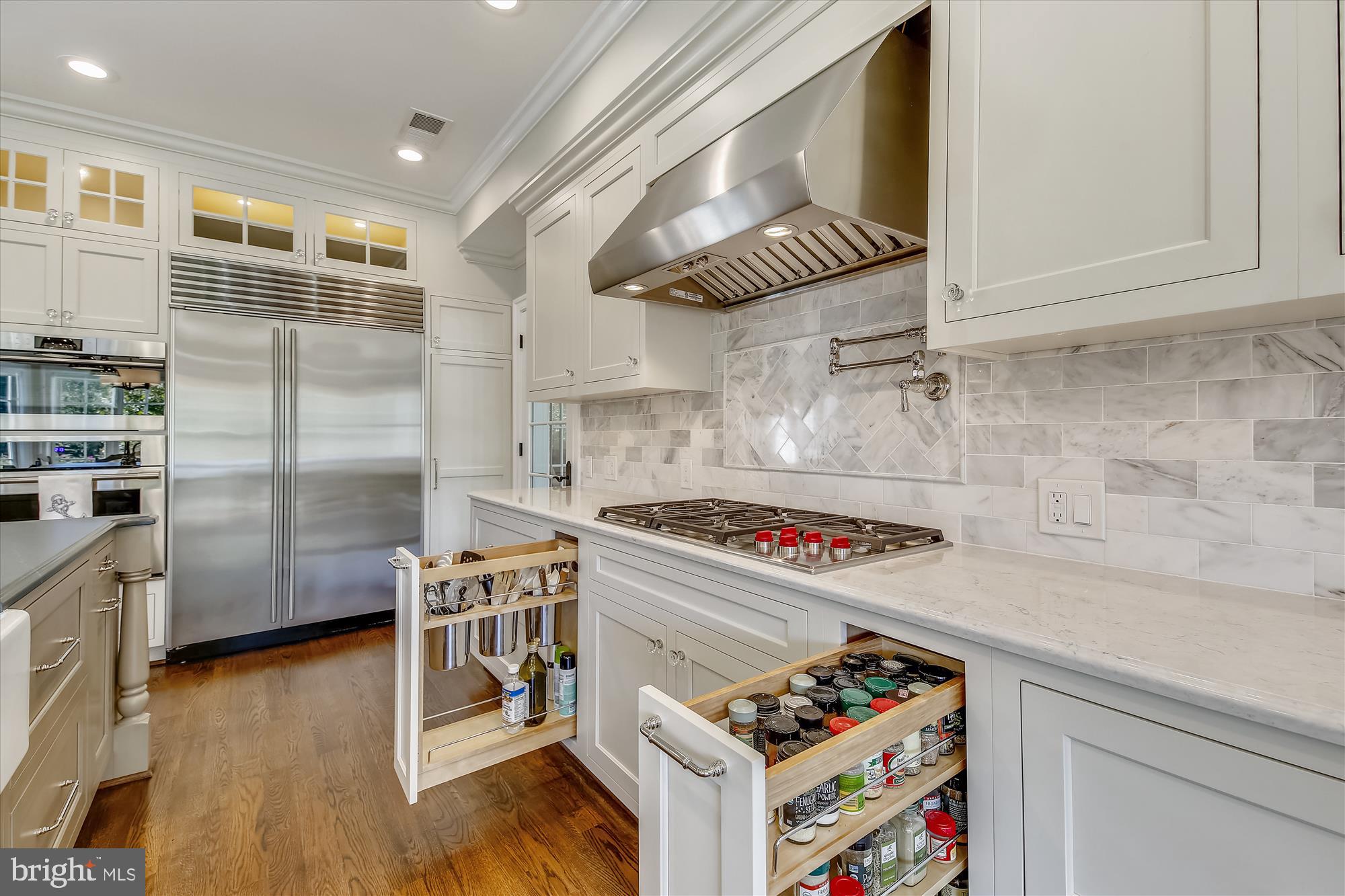 535 Springvale Road Great Falls, VA 22066 - Photo 15 of 80 Lots of special pull out features