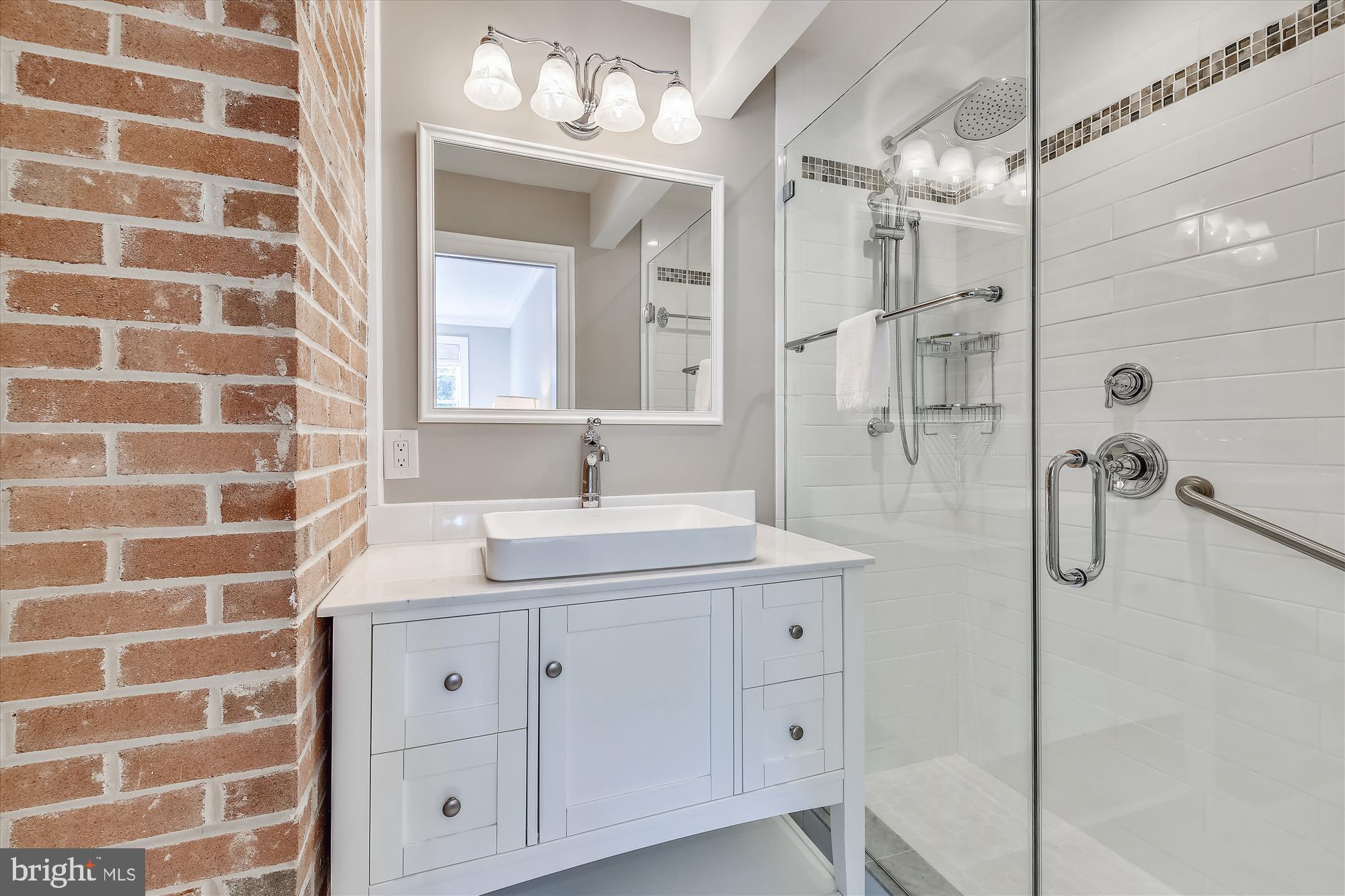 535 Springvale Road Great Falls, VA 22066 - Photo 44 of 80 En suite bathroom for bedroom 2