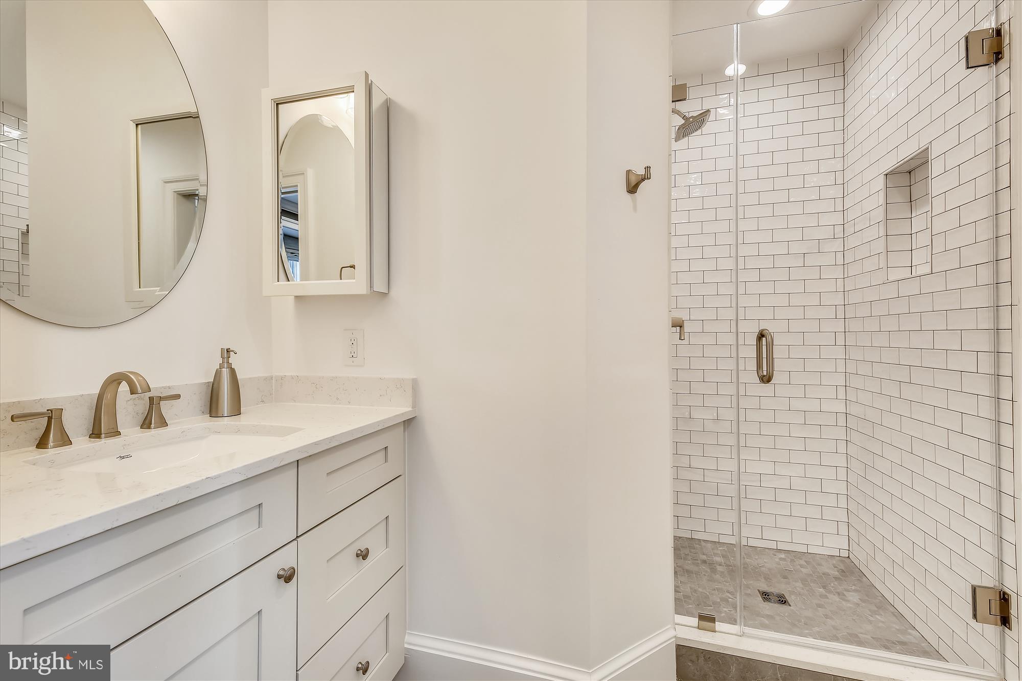 535 Springvale Road Great Falls, VA 22066 - Photo 65 of 80 Full en suite bath for 5th bedroom