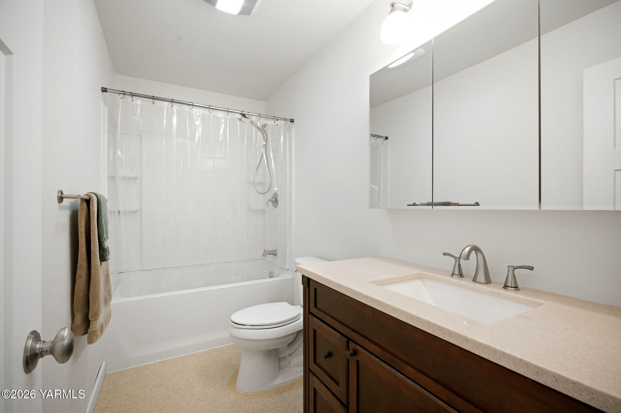 14809 Douglas Road Yakima, WA 98908 - Photo 15 of 25 McGuire_260720_Douglas_Yakima_23