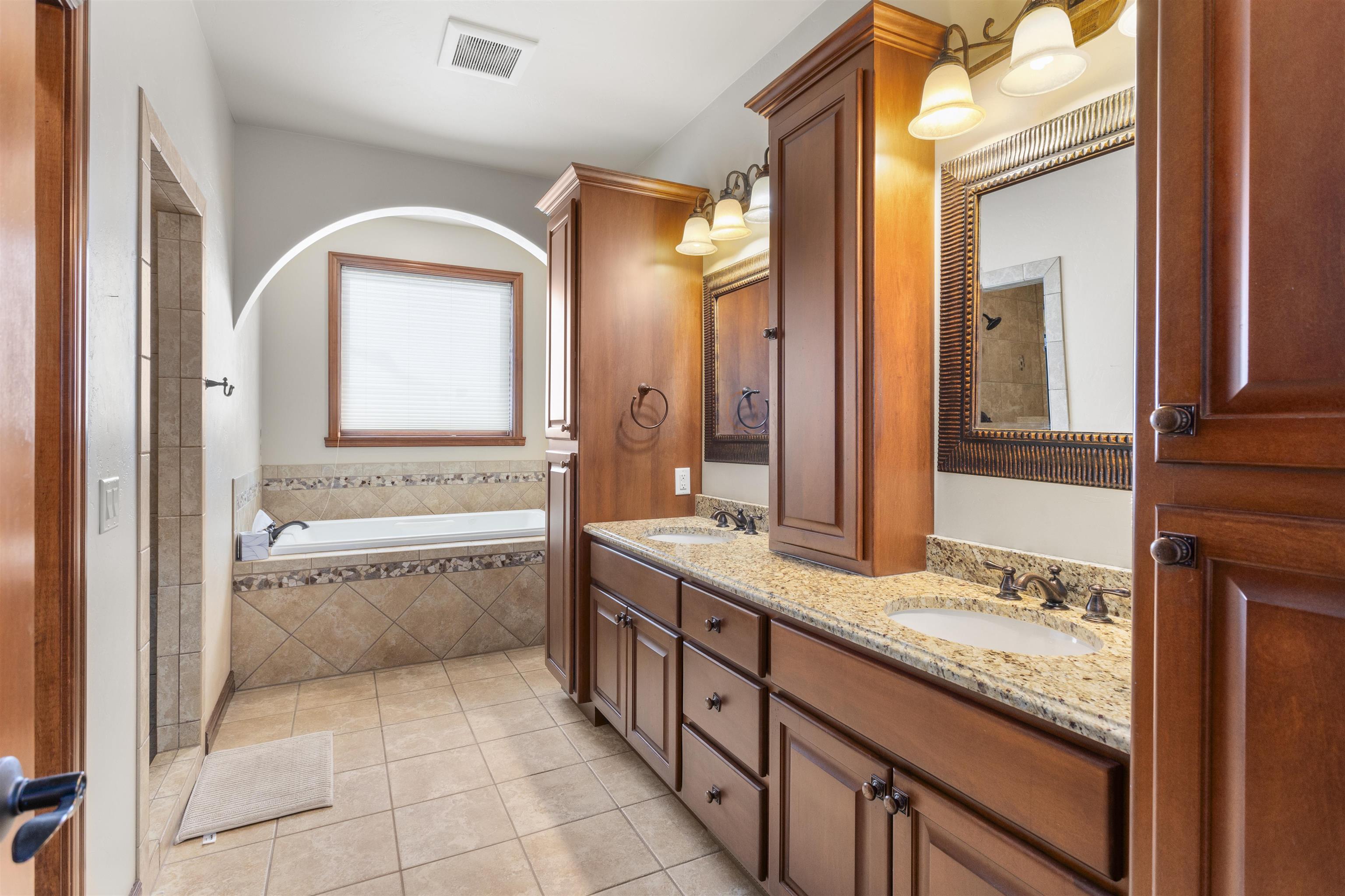 8042 Cavendish Road Neenah, WI 54956 - Photo 11 of 38