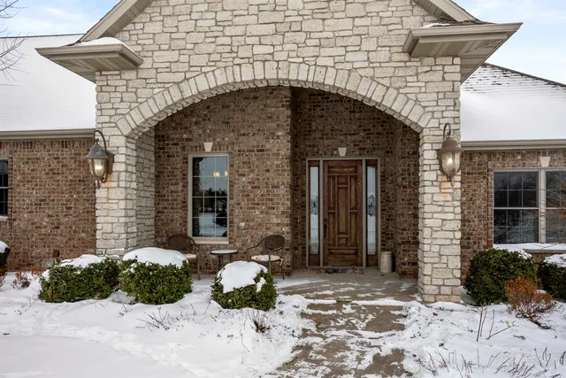 $800,000 | 8042 Cavendish Road, Neenah, WI 54956