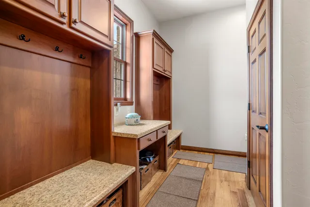 $800,000 | 8042 Cavendish Road, Neenah, WI 54956