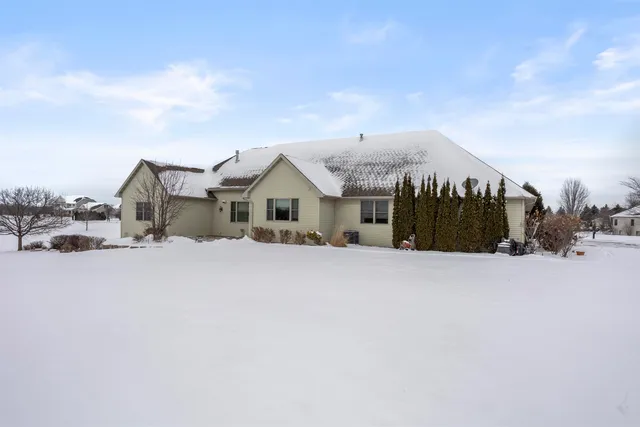 $800,000 | 8042 Cavendish Road, Neenah, WI 54956