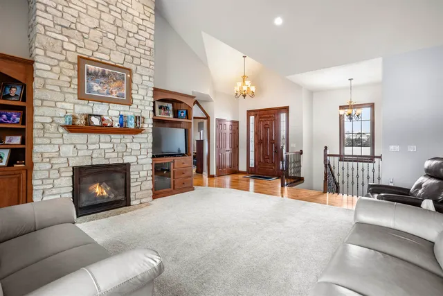 $800,000 | 8042 Cavendish Road, Neenah, WI 54956