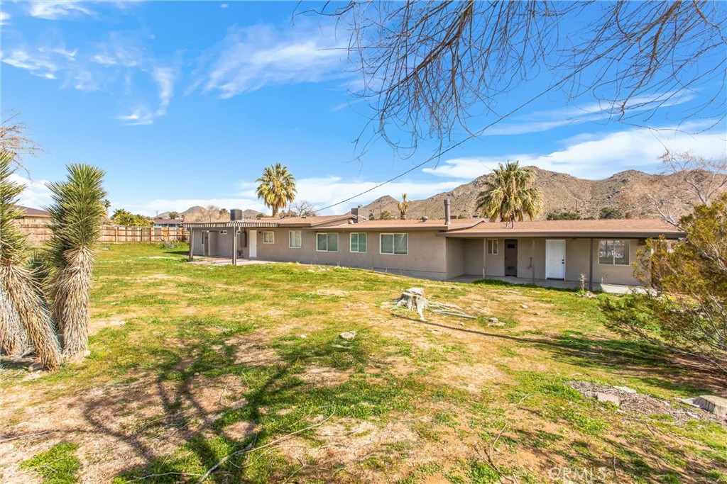 15944 Wintun Road Apple Valley, CA 92307 - Photo 32 of 53 Rear yard
