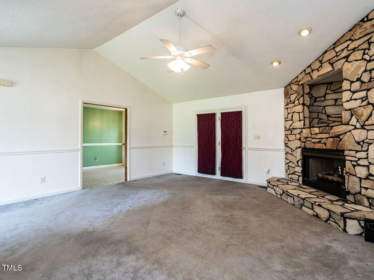 597 Thorne Road Selma, NC 27576 - Photo 9 of 28 006-1280x960-family-room - Copy