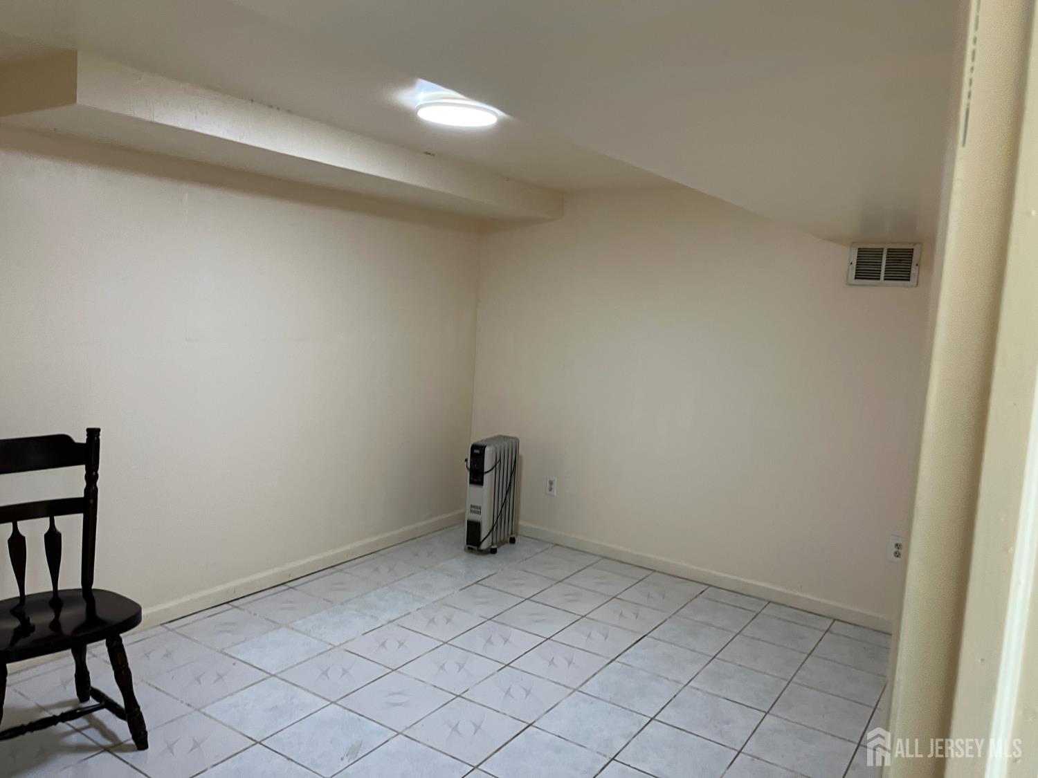 10 Travers Avenue Edison, NJ 08817 - Photo 8 of 10