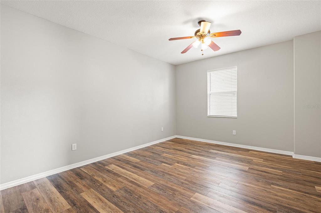 10284 Newminster Loop Ruskin, FL 33573 - Photo 7 of 72