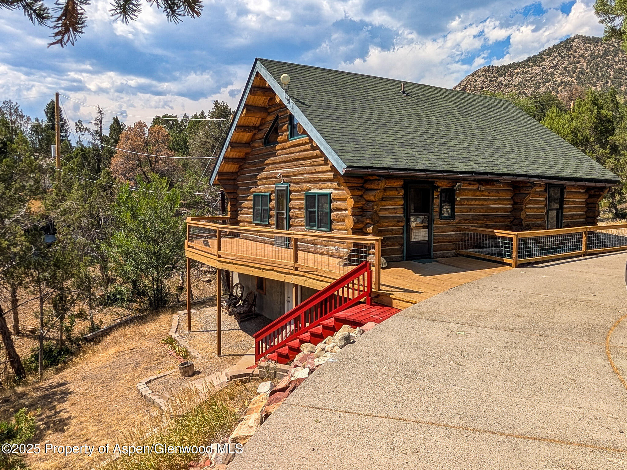96 Apache Drive New Castle, CO 81647 - Photo 3 of 34