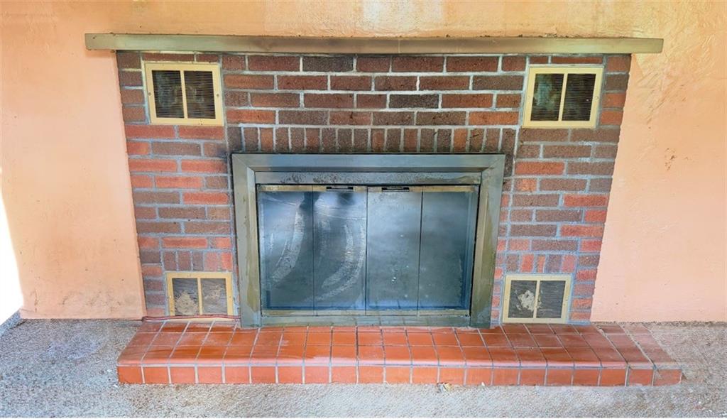 125 Evans City Road Butler, PA 16001 - Photo 4 of 18 Fireplace
