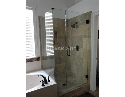 32 Rancho Maria Street Las Vegas, NV 89148 - Photo 11 of 19 Master Bath/Spa.