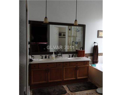 32 Rancho Maria Street Las Vegas, NV 89148 - Photo 10 of 19 Master Bath/Spa.